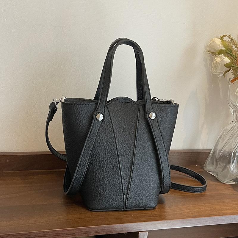 

Светлая роскошь, нишевая, высококлассная сумка, женская, 2025, новая, сумка-ведро, сумка-корзина для овощей, универсальная, на плечо, сумка-мессенджер чёрный