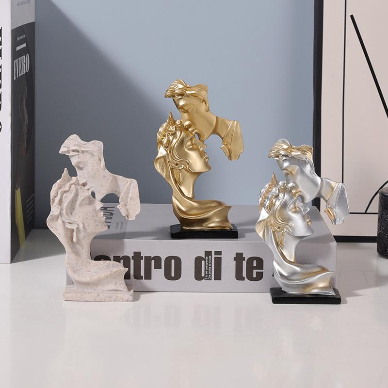 Romantic Couple Kissing Statue - Handmade Resin Sculpture Wedding Gift, Eternal Embrace Love Figurine Base Home Decor Keepsake