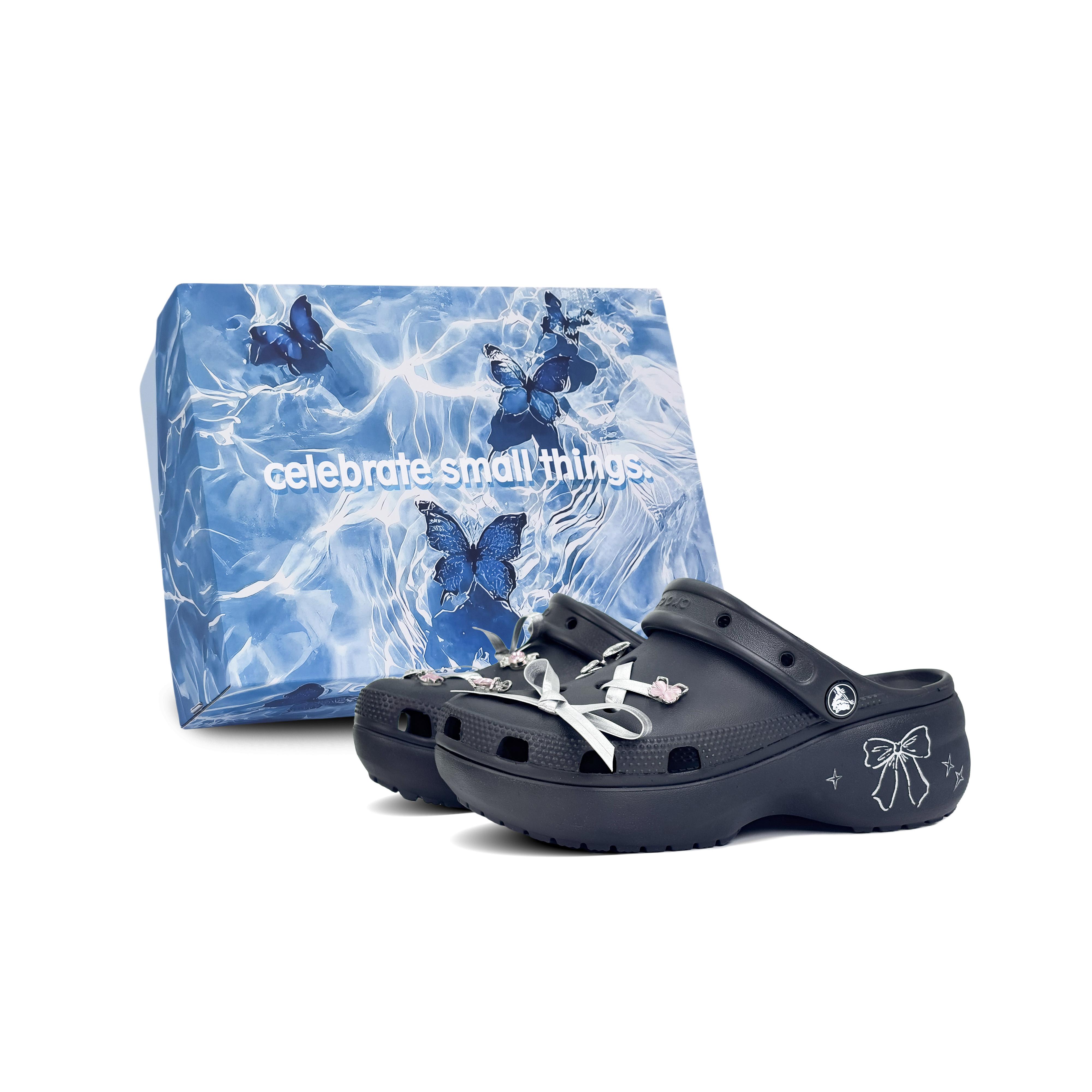 

Crocs Classic Platform Clog Bow Graffiti Sweet Heartbeat Bow Gift Box Hole Shoes Same for Men and Women Silver Black 39-40