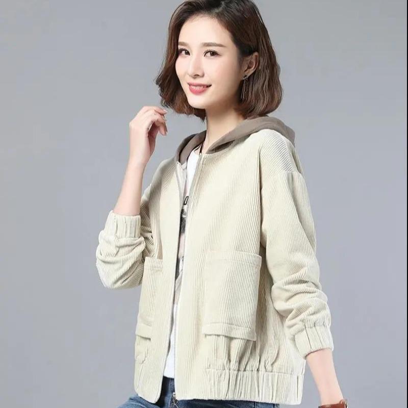 Dámský krátký kabát s kapucí s volným prošíváním na podzim a zimu