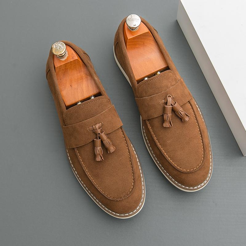 Brand Men's Breathable and Non Slip Casual Leather Shoes for Spring New Men's Suede Comfortable Tassel Pointed Loafers