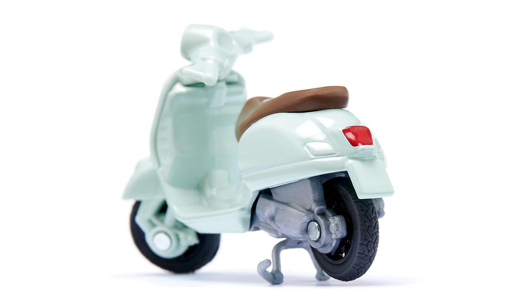 SIKU Vespa 125 GTS Super Ages 3 and SK1296 (for Up)