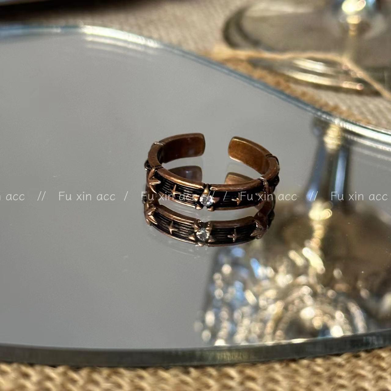 

Кольцо унисекс с регулируемой ретро-звездой - японский и корейский стиль