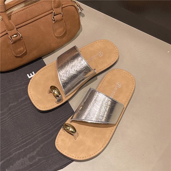 Fashion Female Shoes Ladies' Slippers Rubber Flip Flops Summer Clogs Woman Rivet 2025 Hawaiian Silver Beach Flat Slides Women's Shoes Si