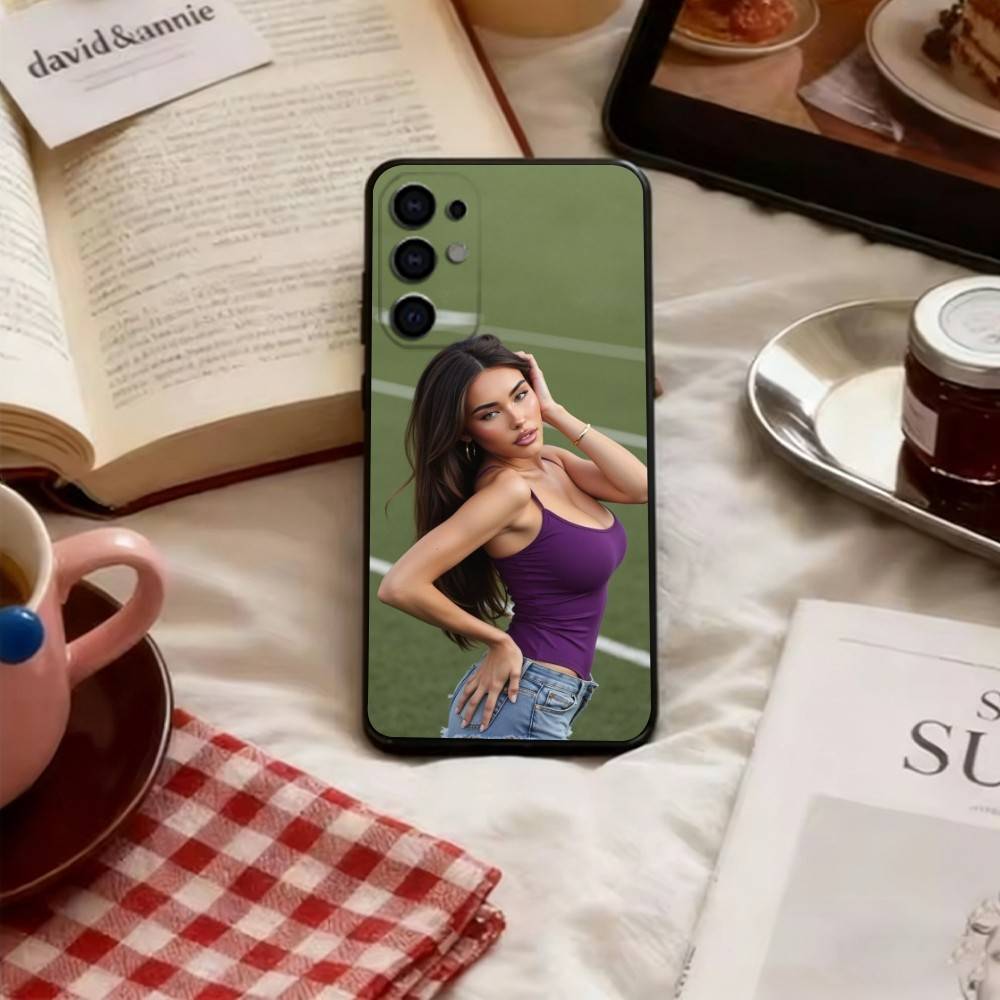 

Madison Beer Singer Phone Case For Samsung S25,S24,S21,S22,S23,S30,Ultra,S20,Plus,Fe,Soft Black Cover Samsung S21fe