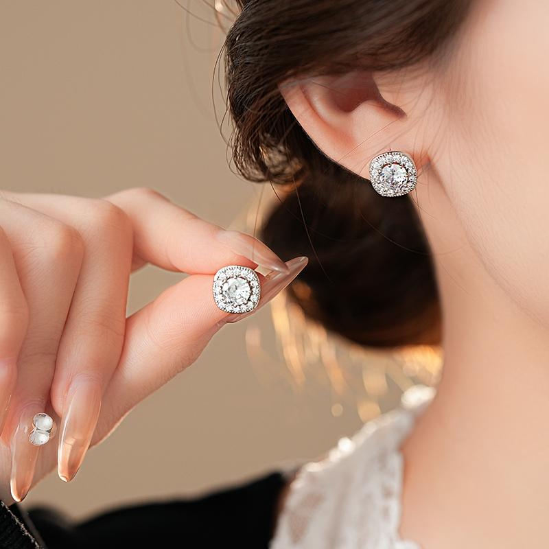 New Four Seasons  Classic Exquisite Copper Square Zircon Earrings Women Wear Versatile Jewelry 2024