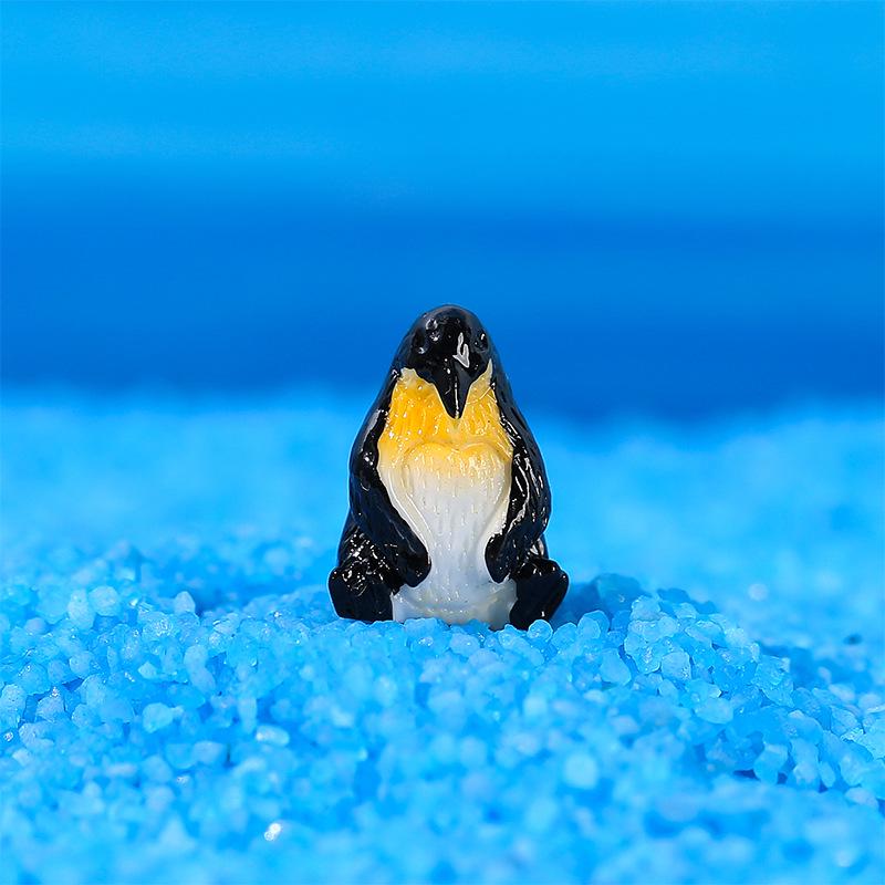 Penguin Series Ice Hockey Micro-landscape Resin Ornaments for Fish Tanks