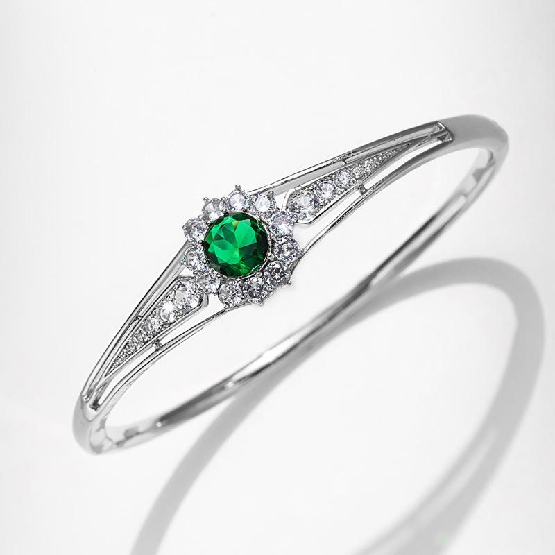 Exquisite and Luxurious Emerald Open Snowflake Zircon Bracelet One  Size(18CM~21CM)