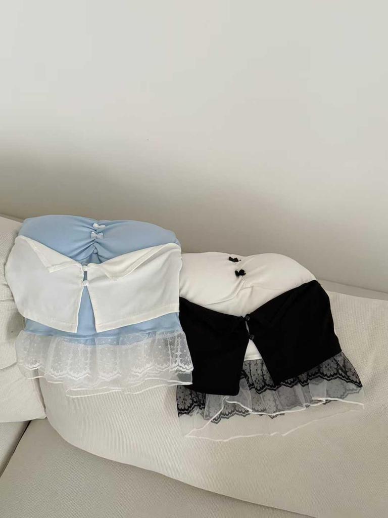 Scharfes Mädchen Ein-Schulter-Spitzenbesetztes Crop-Top mit Brustpolstern & Schleife