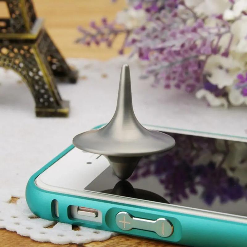 Creative Small Cyclone Resistance-free Finger Gyroscope with Thermal Gyroscope on Top of Metal Gyroscope