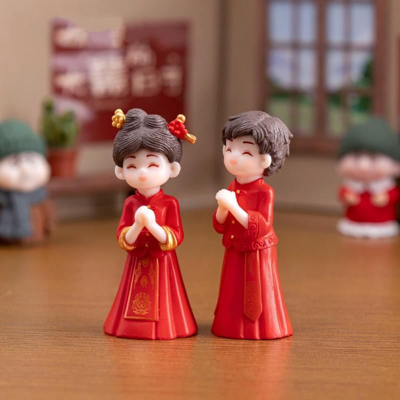 2Pcs/Pair Cute Chinese Wedding Lovers Ornaments Sweet Miniature Couple Figurines Fairy Garden Decor Home Wedding Ornament