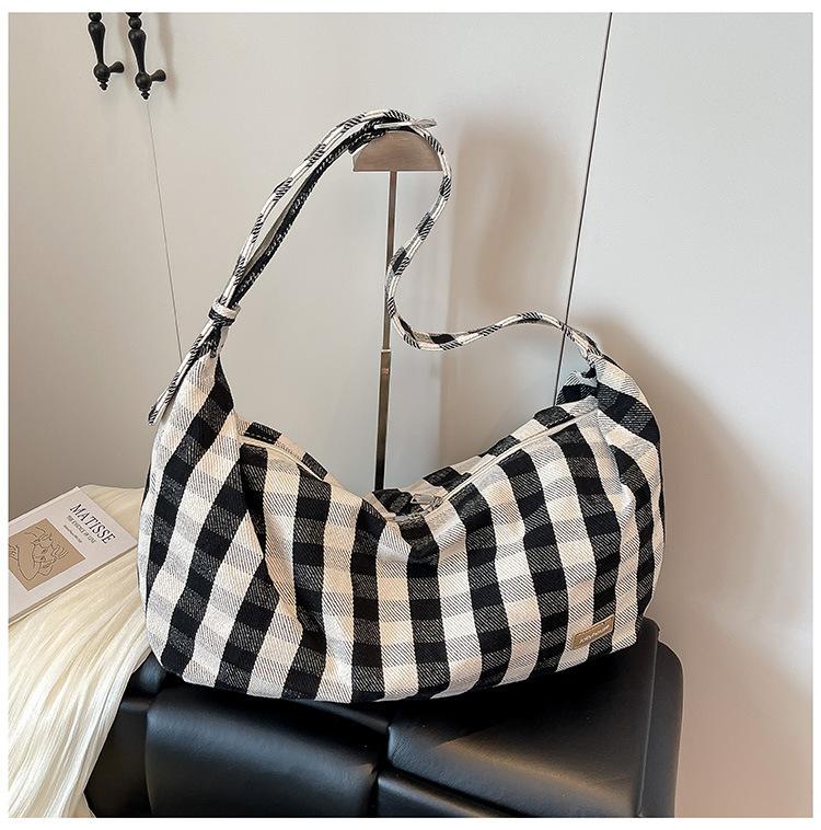 

Canvas bag women s large-capacity new summer versatile casual shoulder messenger bag premium commuter bag чёрный