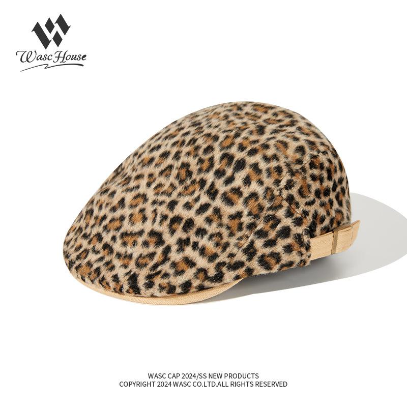 Retro leopard print forward hat female autumn and winter plush warm babes show face little beret