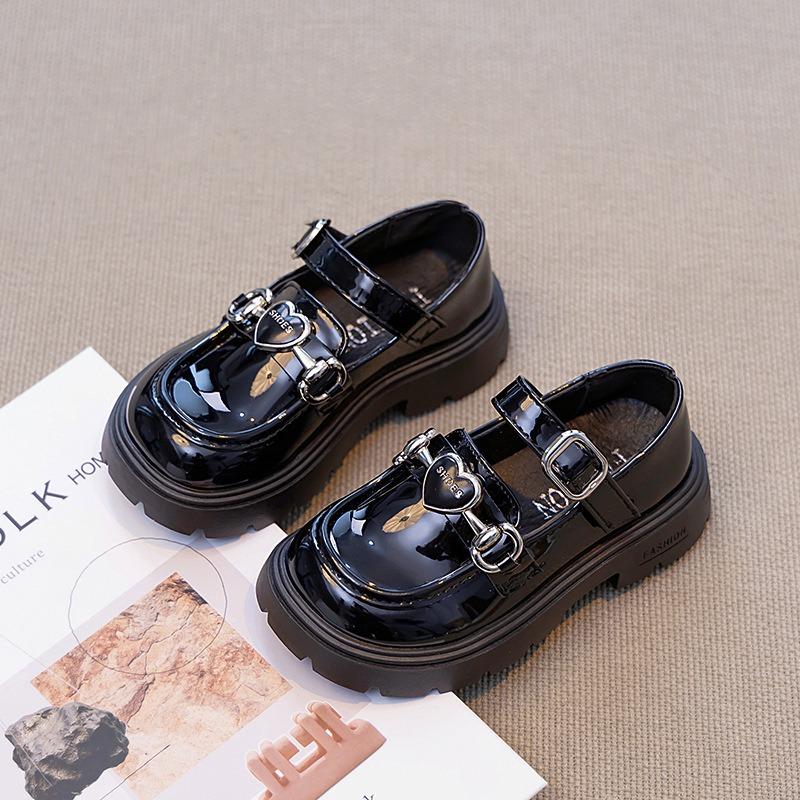 Girls Platform Mary Jane Shoes Children Heart Buckle Strap Thick Heels Pumps Woman Black Patent Leather Lolita Shoes kids loafer