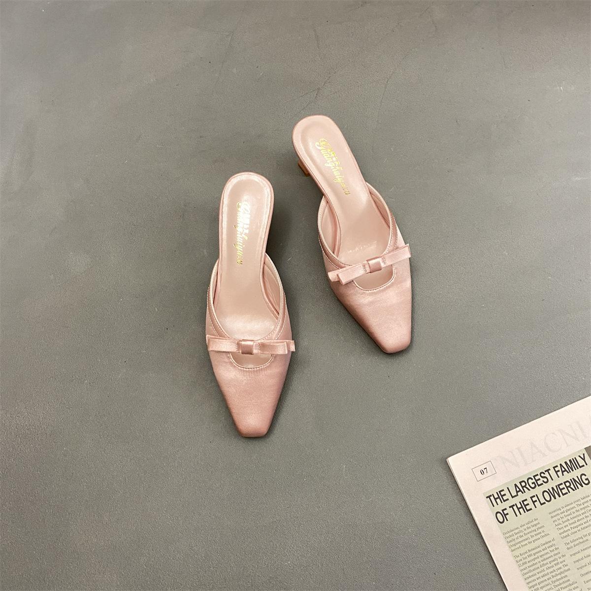 

Корейская версия атласных однословных тапочек baotou на среднем каблуке, весна 2024 года, новые полые полупрозрачные тапочки для верхней одежды 38 розовый