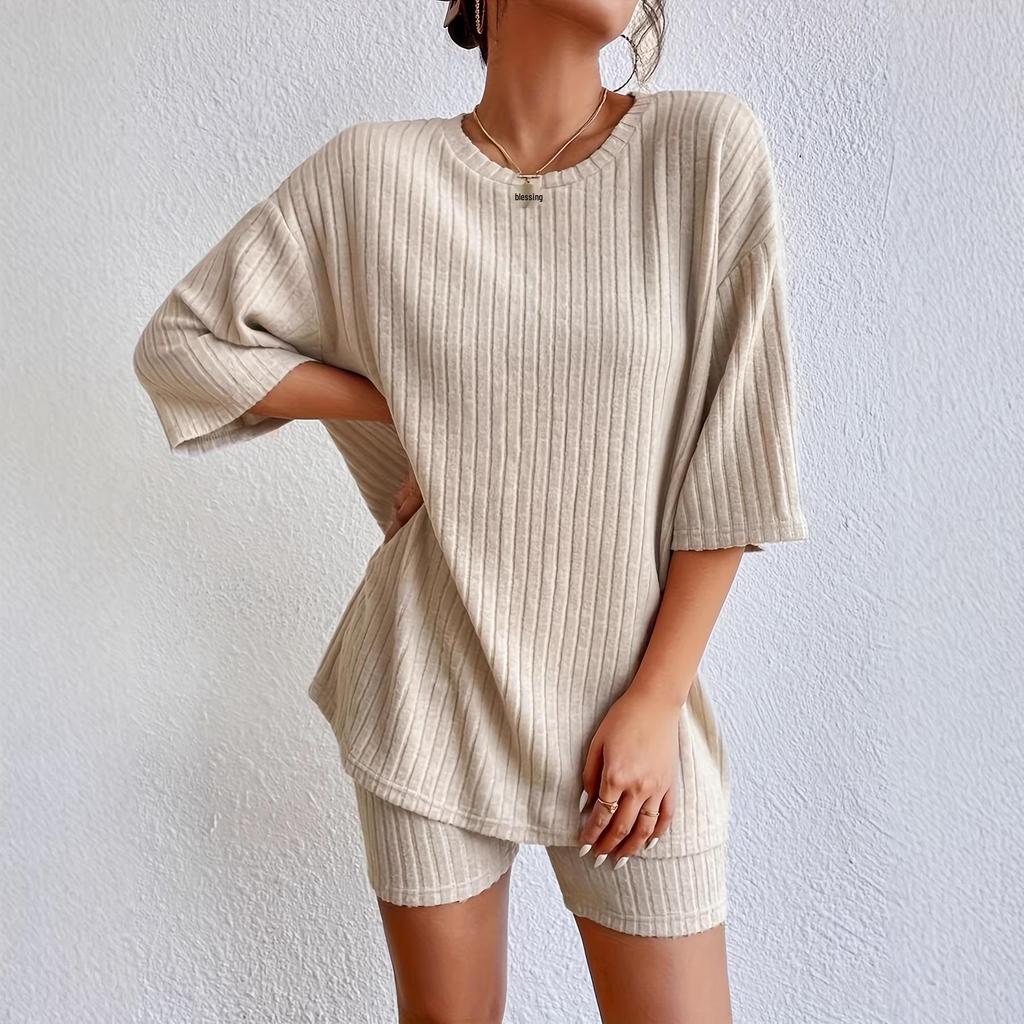 “2025 European & American Women's Fashion: Summer Two-piece Knit Set with Short Sleeves”