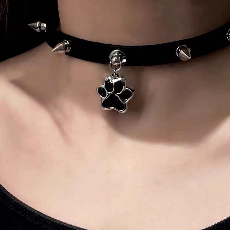 Hip Hop Black Leather Rivets Cat Claw Necklace For Women Dark Spicy Girls Chokers Trend Cool Gothic Jewelry Accessories