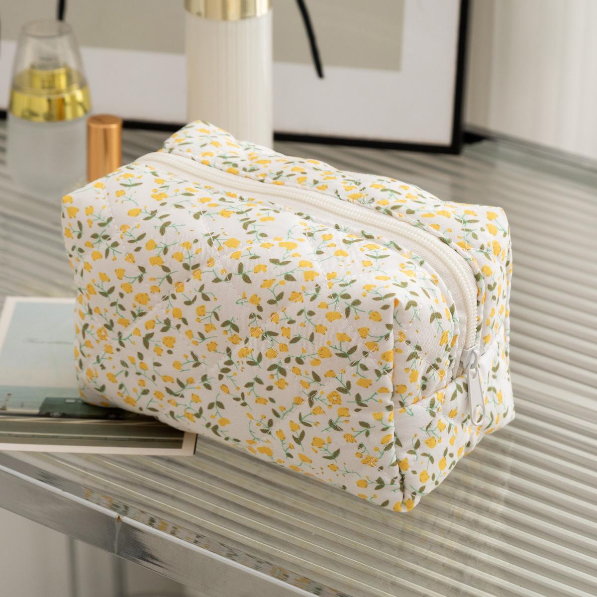

Floral Puffy Quilted Large Makeup Bag Travel Cosmetic Pouch Flower Printed Storage Organizer Makeup Accessory жовтий