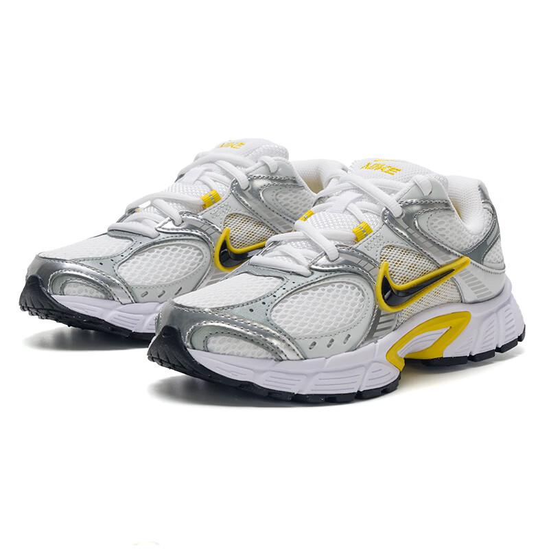 Nike Women's V5 RNR Series Casual Shoes