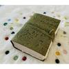 Geprägtes Leder-Notizbuch mit Blumen: Handgefertigtes Grimoire mit Büttenrand Meditationsgeschenke
