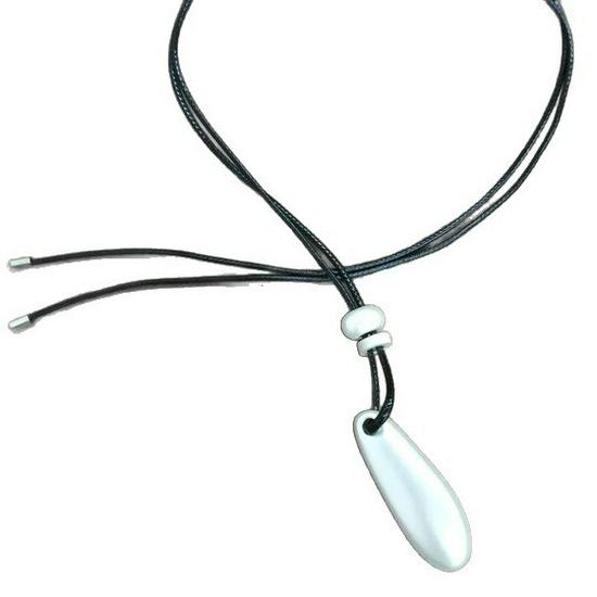 Elegant Minimalist Water Drop Pendant Necklace for Women - High-End Clavicle Chain, Fashionable & Versatile Accessory