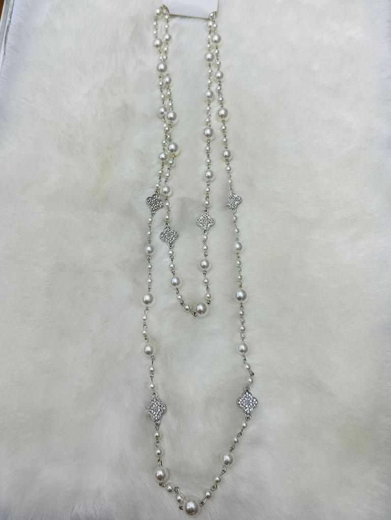 Korean Pearl Necklace: Luxurious Long Sweater Chain for Autumn/Winter