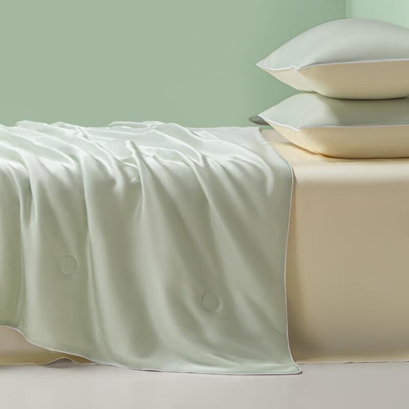 LISM All-Season Cooling Washable Quilt