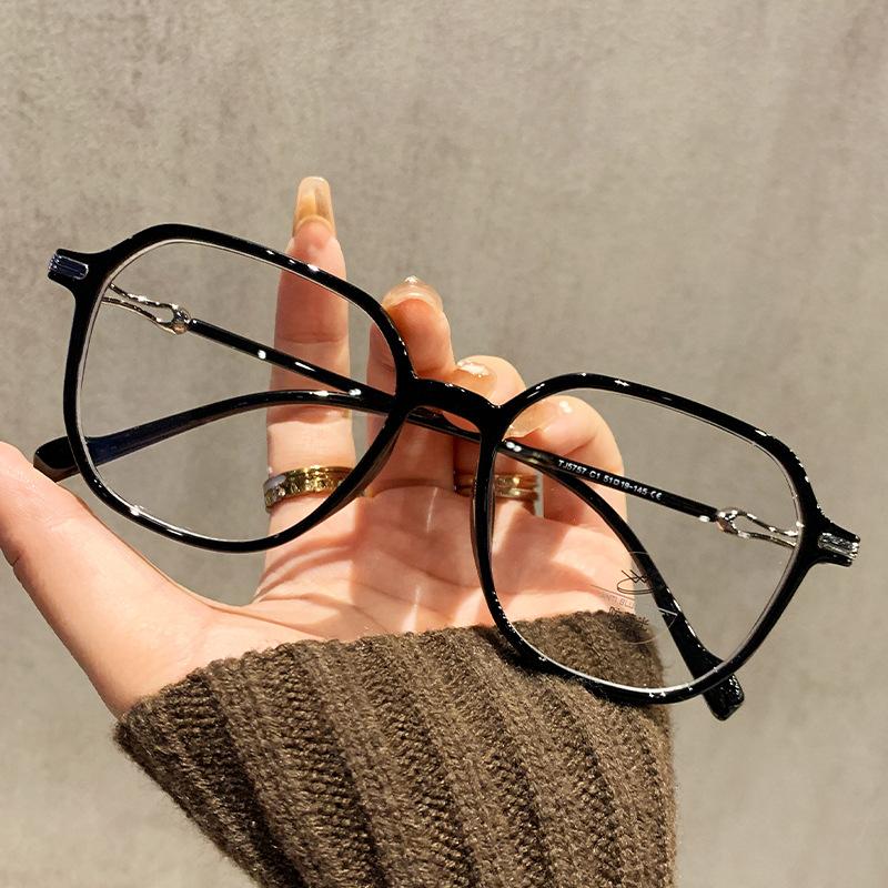 Round Face Glasses For Women With Myopia Can Be Matched With Degrees, Plain Face And White, Cold Brown Eye Frame, Frame.