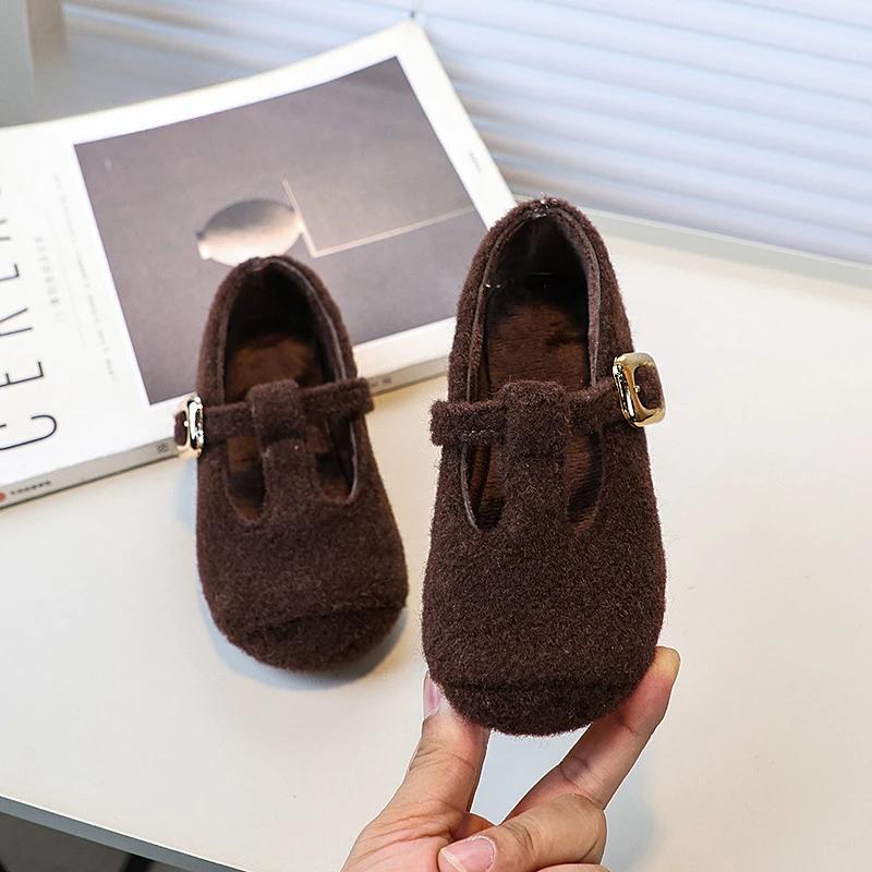 

Детская зимняя обувь, однотонная, мягкая, пушистая, хлопковая обувь для девочек, с круглым носком, модная детская повседневная обувь на плоской подошве, с петлями, с вырезом 22 коричневый