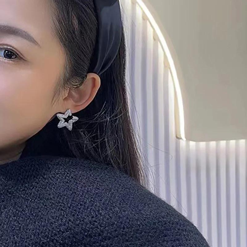 Luxus Ohrring für Damen Sterling Silber Öffnender Stern Funkelnder Zirkon Kleiner Ohrring für Damen Hochzeit Statement Schmuck