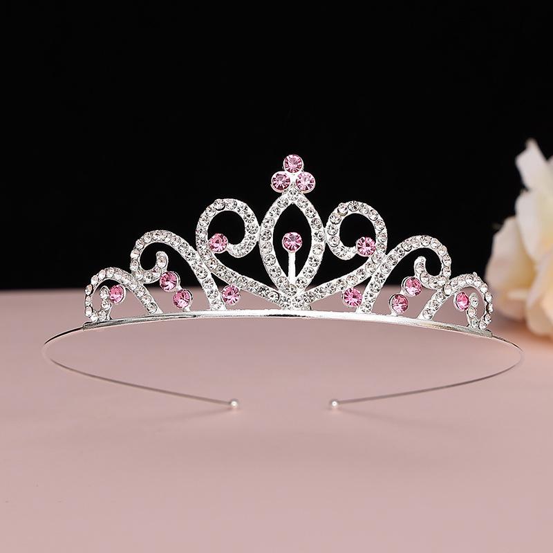 

Детский головной убор «Корона принцессы» — стильный аксессуар для выступлений на мероприятиях