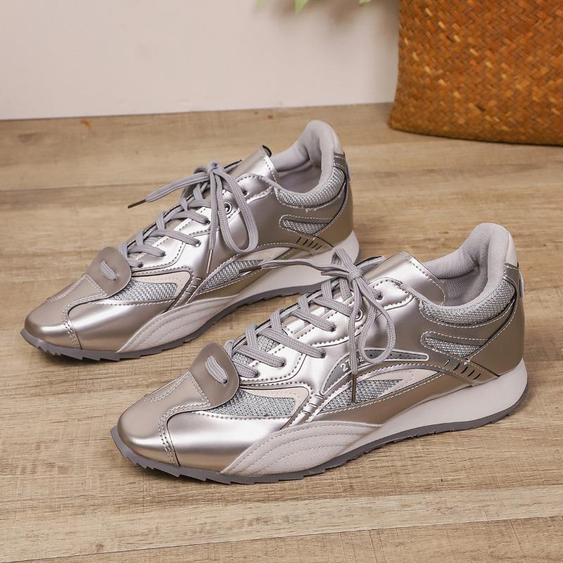 2025 New Women's Platform Versatile Casual Sneakers Heightened Moral Training Shoes