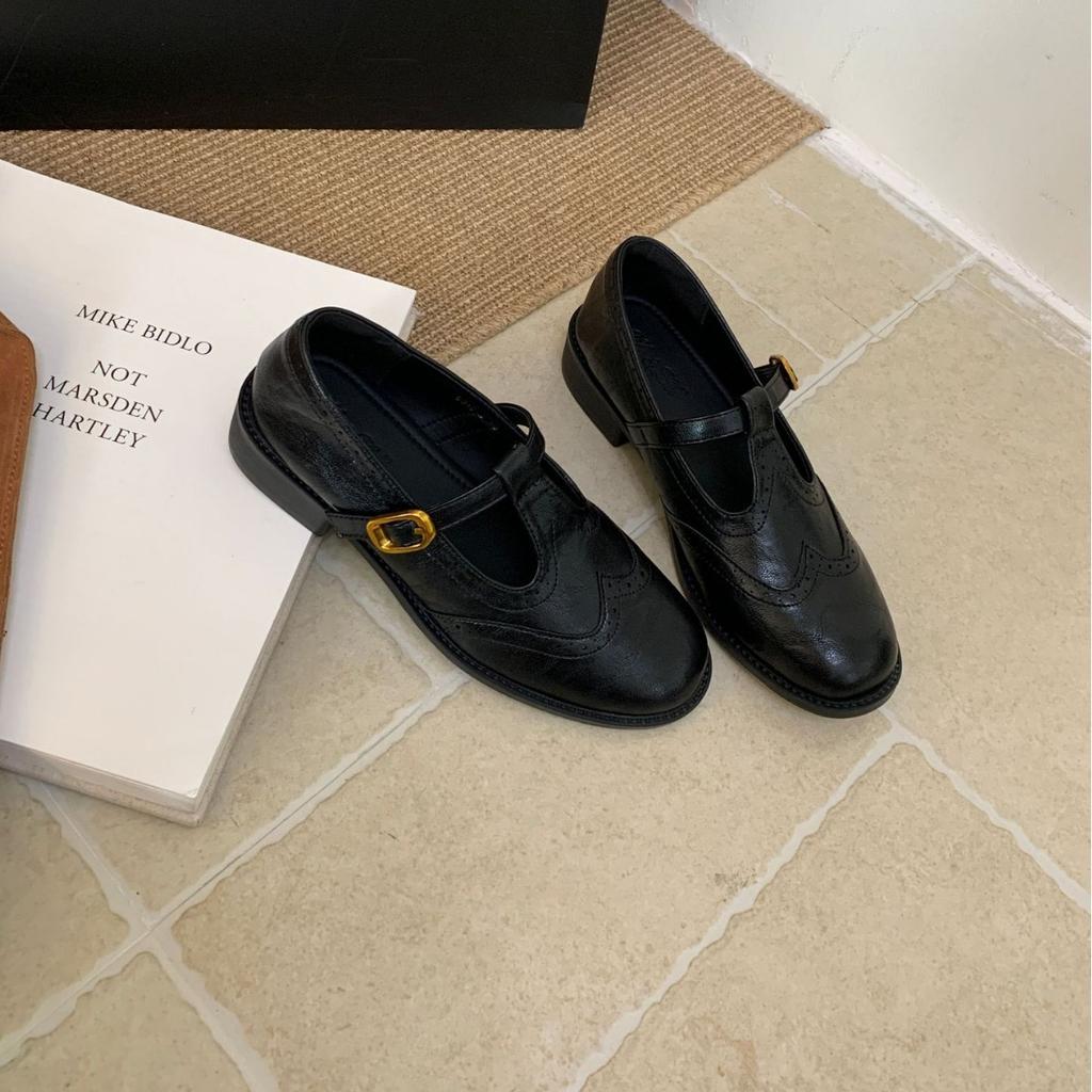 2025 winter new round head carved suede word with thick heel shallow mouth versatile commuter work women's shoes