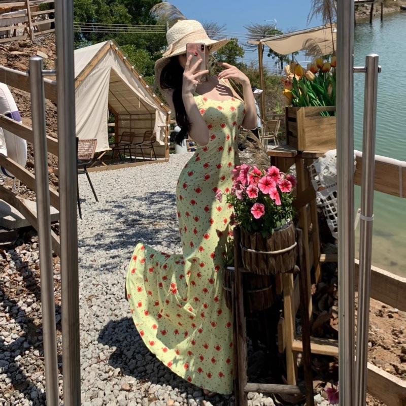 2025 French Seaside Floral Maxi Dress: Elegant Retro Slimming Summer Style with Spaghetti Straps