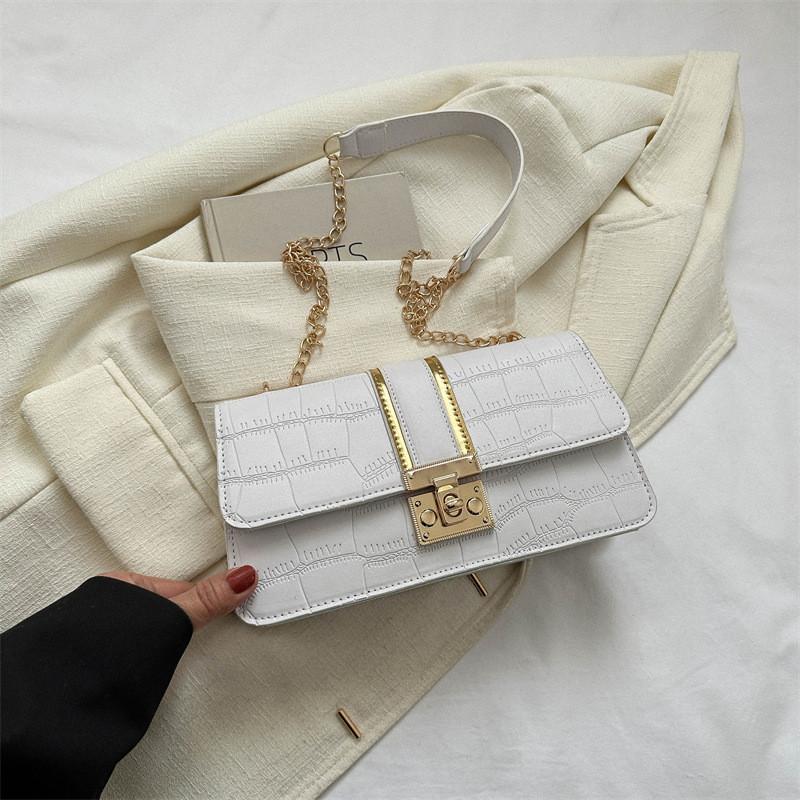 Trendy Women's Shoulder Bag Stylish Chain Crossbody Bag Fashionable Small Square Bag