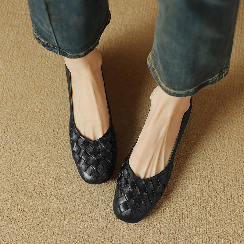 Soft Leather Retro Woven Light Mouth Single Shoes Flat Shoes New 2025 Soft Leather Spring and Autumn Comfortable Soft Sole Mother Shoes