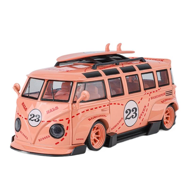 

1/24 Volkswagen T1 Bus Gulf Oil Martini Low Ride Wide Body Modified Alloy Metal Diecast Model Car Sound & Light Hobby Gifts Boy розовый