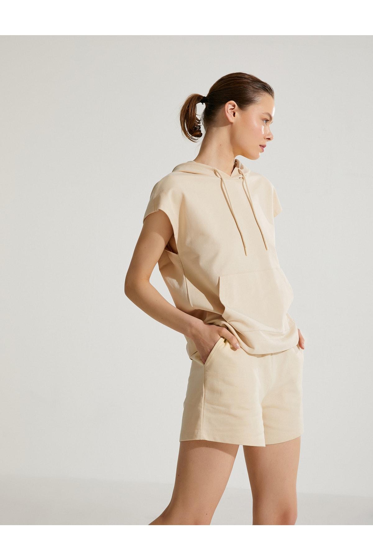 

Шорты - Экрю - Нормальная Талия..