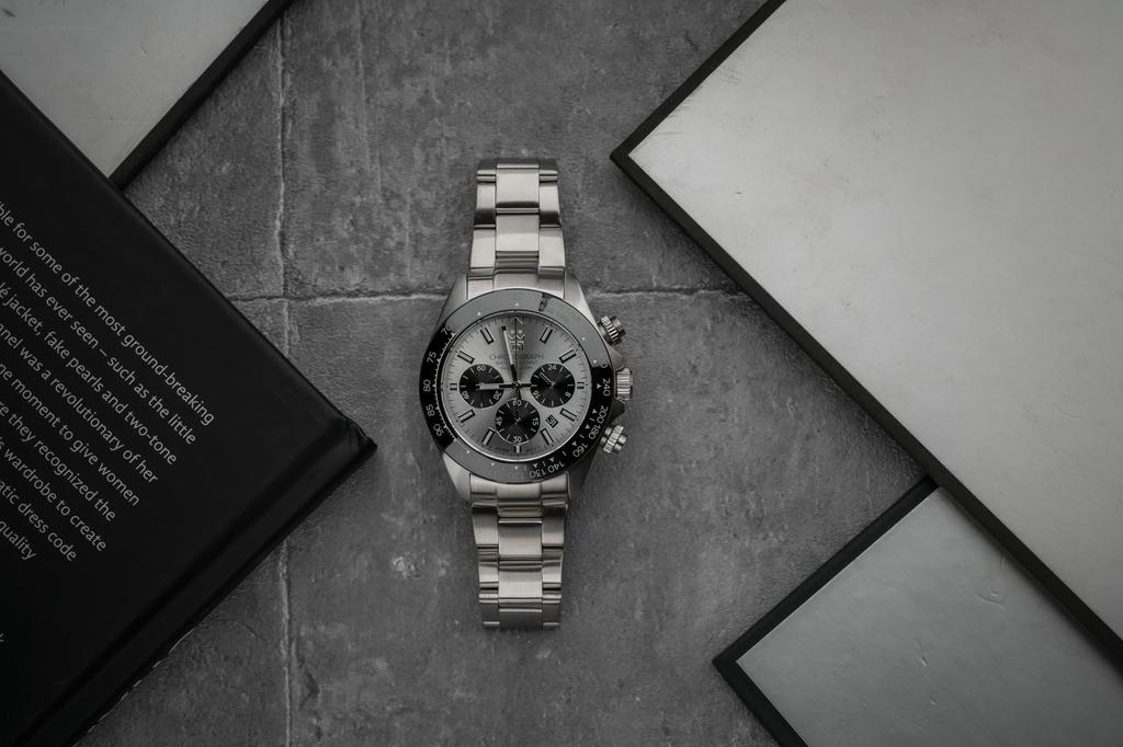 HYAKUICHI 101 Diver's Chronograph Watch, Men's, 20 ATM Water Resistant, Date Display, Quartz Movement, Ceramic Bezel, Silver Panda Design, SSV