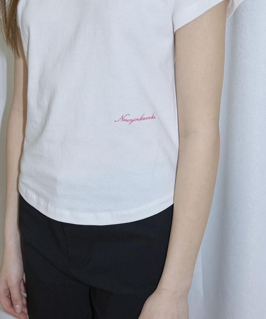 Nyuyogwogseu Embroidered Round Short Sleeve T-Shirt_White