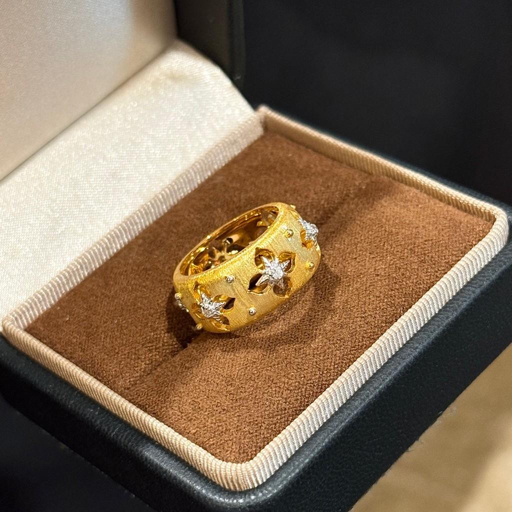 Czterolistna Koniczyna Diamentowy Tłuczek z Pierścieniem Wysadzanym Diamentami Symulowany diament wysokowęglowy 7A Tekstura 18k Złota Pełen Bogactwa i Szczęścia Do Noszenia na Co Dzień