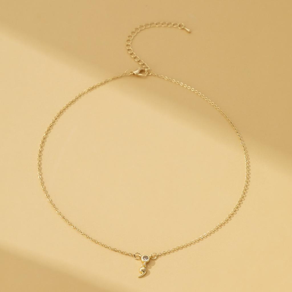 Elegant Copper Inlaid Zirconia Comma Jewel Necklace Versatile For Everyday And Fashionable Occasions