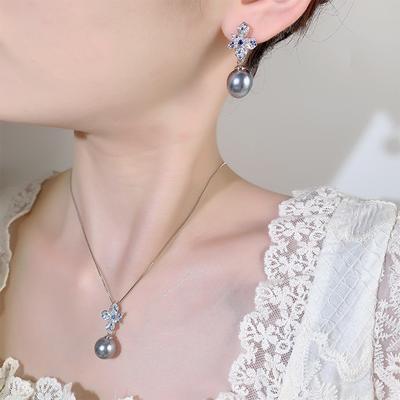 Naszyjnik z pereł Niche Light Luxury Silver Needle Kolczyki Perła Temperament Lato Zestaw Wisiorek Kolczyki Królewski Niebieski Kobiety