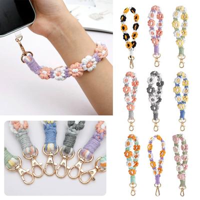 Boho Macrame řemínek na telefon na zápěstí Ručně tkaný přívěsek na klíče na mobilní telefon Přívěsek na zápěstí Přívěsek na telefon proti ztrátě pro ženy, dívky