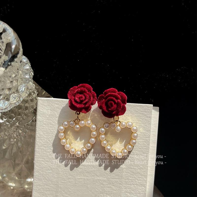 2024 D Retro Wine Red Velvet Rose Pearl Earrings: Hong Kong Style, Autumn/Winter Trend