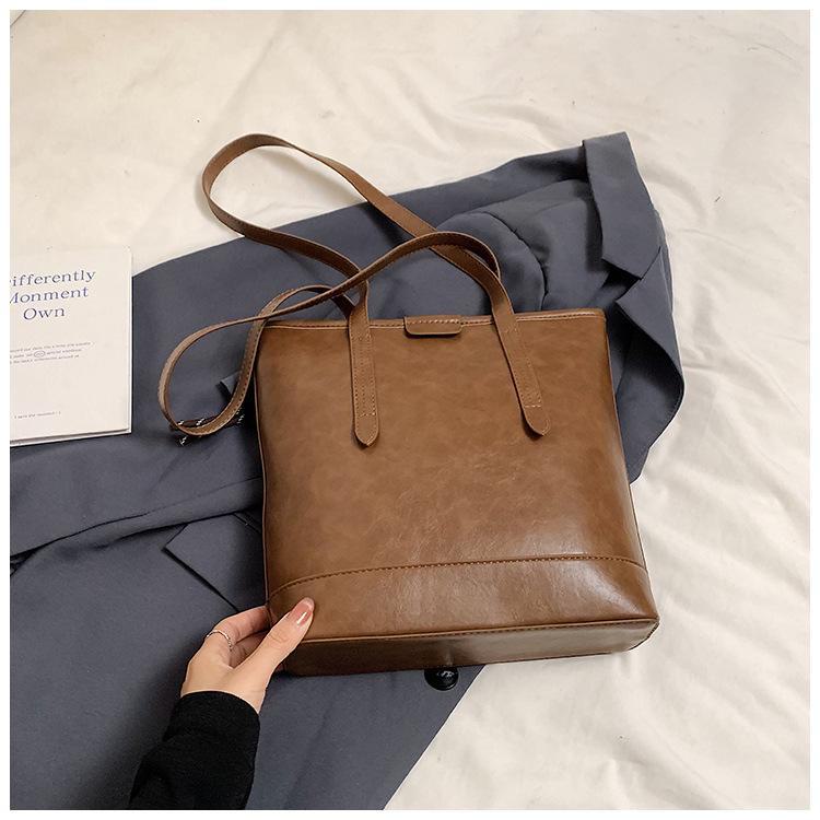 

Жіноча сумка великої місткості під пахвами 2024 року – універсальна сумка через плече осінь/зима without pendant коричневий