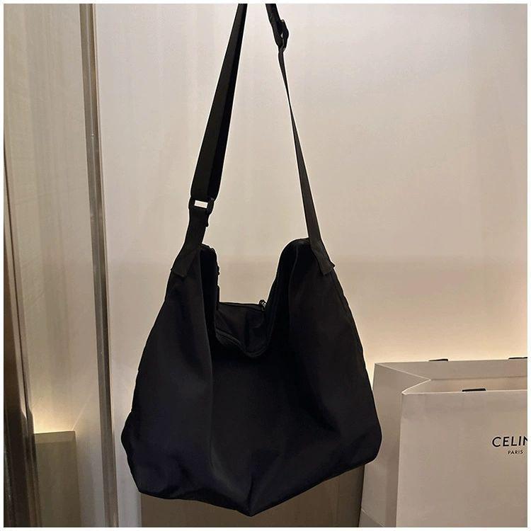 

2025 Large Nylon Crossbody Tote: Casual, High-Capacity Shoulder Bag for Students & Commuters чёрный