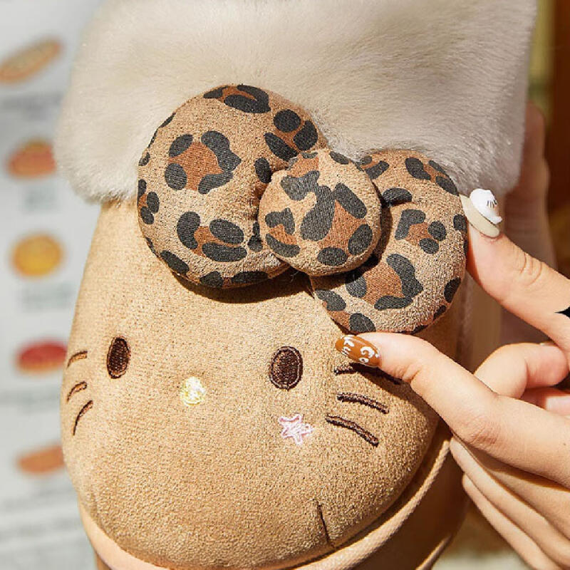 Hello Kitty fur slippers pink