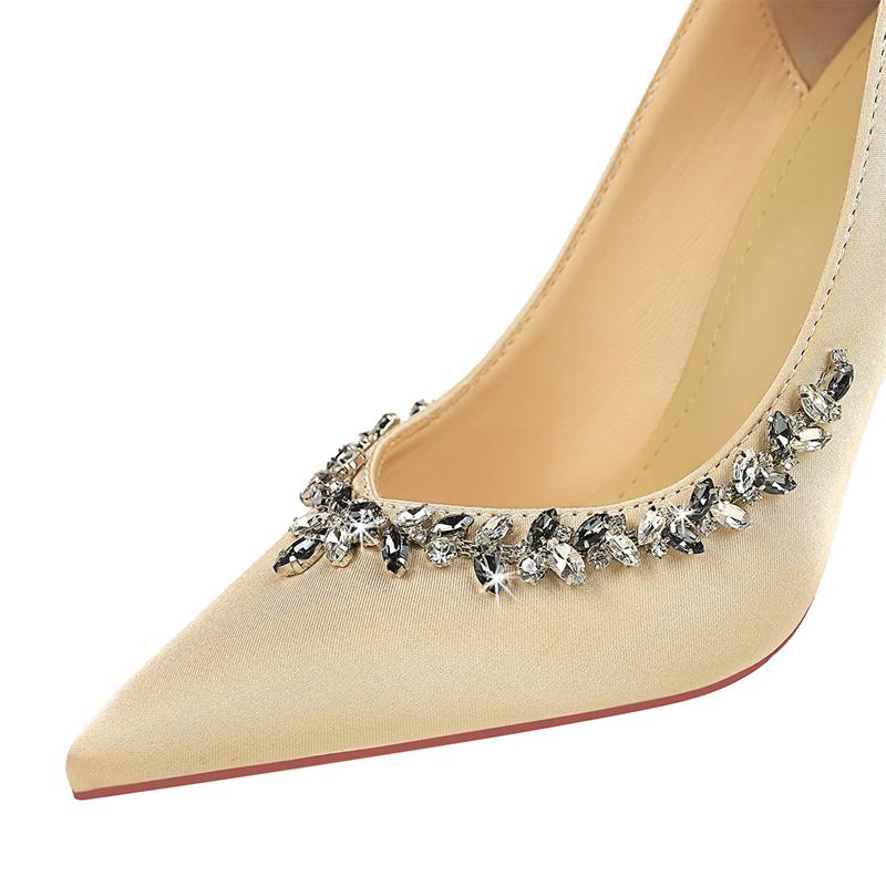 Fashion 2025 NEW silks satins Women Pumps Rhinestone design High Heels Stilettos 10 cm and 7 cm Luxury banquet shoes Sexy party shoes
