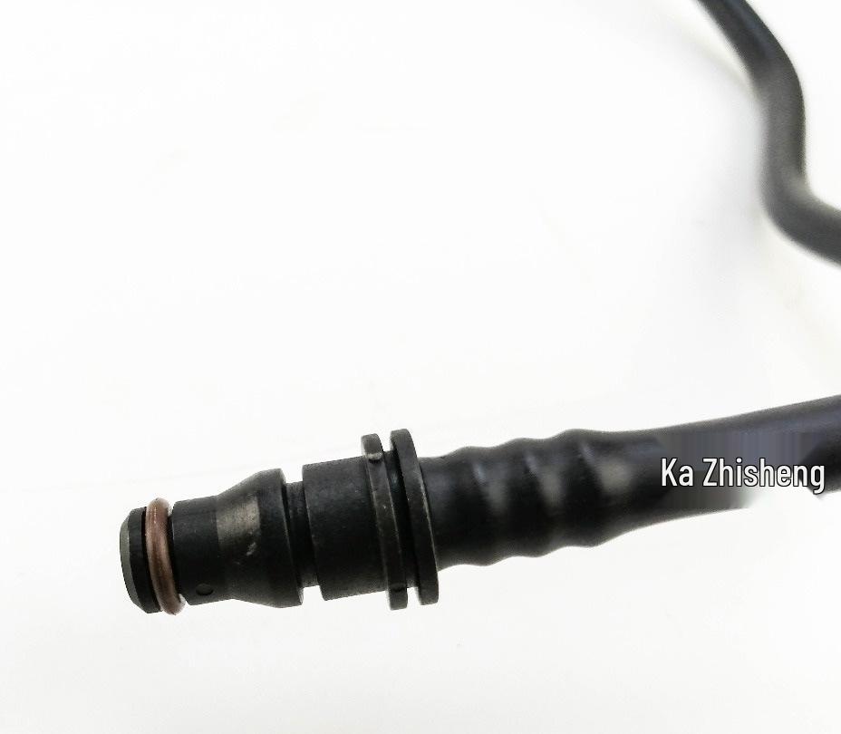 Mercedes-Benz M-Class/GL-Class Pomocná nádržka na vodu Vratná hadice A1665000091